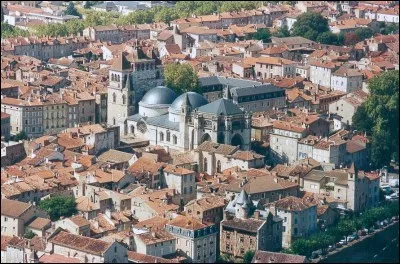 Rien ne vaut la douceur que (procurer) des vacances au cur du Quercy.