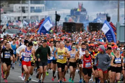 Un millier de concurrents (prendre) le départ.
