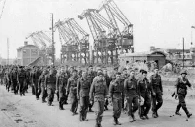 Elle avait t prvue, mais abandonne par Churchill et Roosevelt le 19 juin. En quoi consistait l'opration  Sledgehammer  ?