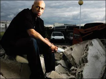 Comment s' appelle ce rappeur