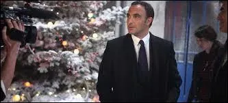 Dans  Nos chers voisins ftent Nol , quel tait le rle de Nikos Aliagas ?