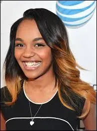 Comment s'appelle cette belle et jeune actrice ?