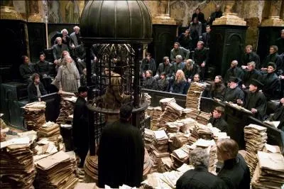 La Premire Guerre des sorciers prend fin le 31 Octobre 1981. Le Magenmagot, le tribunal magique, commence  juger les Mangemorts capturs aprs la chute de Lord Voldemort. Parmi ceux condamns  la prison d'Azkaban, on retrouve Igor Karkaroff. Dans le film  Harry Potter et la Coupe de feu , quels sont les trois noms que ce dernier donne  Bartemius Croupton Sr. pour allger sa peine de prison ?