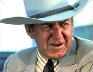 Dans l'pisode qu'a ralis Peter Falk, o le meurtrier cache-t-il le corps de sa victime ?