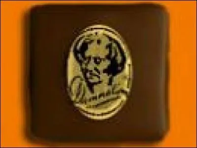 Chocolat 'Damnation' : carr croustillant (pralin aux noix et feuilletine) enrob de chocolat noir  72% de cacao cr en l'honneur d'Hector Berlioz est n en :