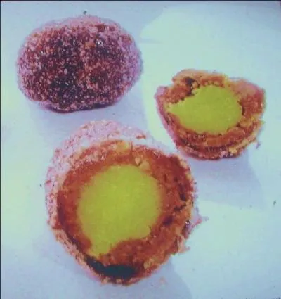 Le 'Kroumir' (pte d'amande praline, chocolat, sucre cuit) garde le secret de sa fabrication. Il est n dans l'ouest de la France, en :