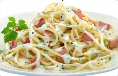 Que peut-on servir en mme temps que les spaghettis  carbonara , qui je le rappelle, sont composs, en plus des ptes, de lardons, de crme frache et d'un rp italien ?
