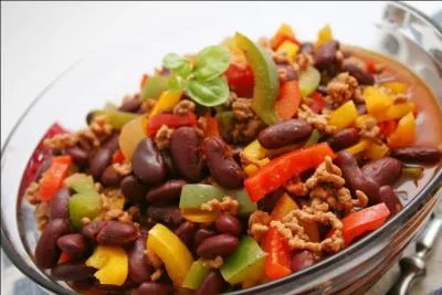 Quel est le lgume de base utilis pour le  chili con carne  ?