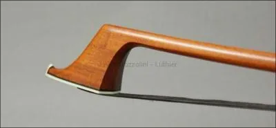 Il y a globalement deux sortes d'archets. Le premier est l'archet franais. Qui est le second ?