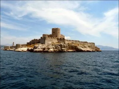 A travers son roman  Le Comte de Monte-Cristo , Alexandre Dumas a rendu clbre le chteau d'If, mais qui en fut  l'origine ?