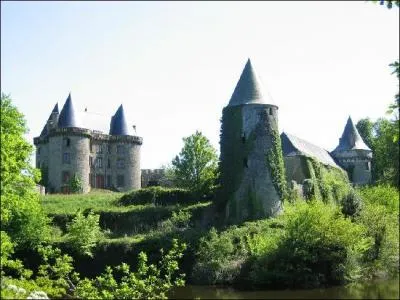 Quel est ce chteau du dpartement d'Ile-et-Vilaine qui fut incendi en 1758 par Marlborough, d'o la chanson (Malbrough s'en va-t-en guerre) ?