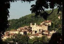 Nous partons dans le Var  la dcouverte de Seillans. Class parmi les Plus Beaux Villages de France, il se situe en rgion ...
