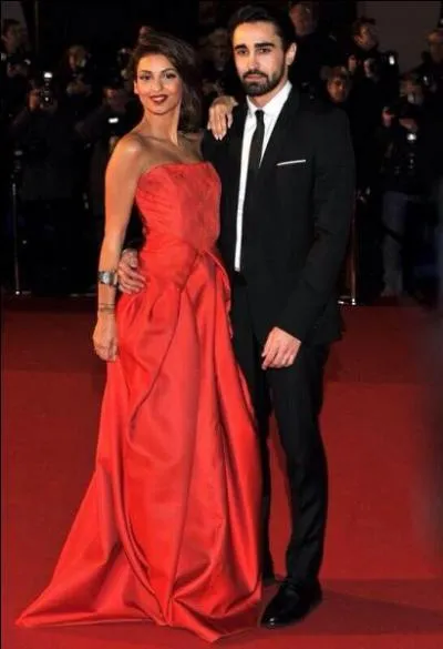 Tal est en couple avec un certain :