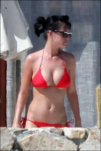 Qui chante  Dark Horse  ?