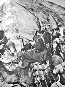 Long sige (juin 1916-janvier 1919). Le gouverneur ottoman Fahreddin Pacha ne cde sa place aux Arabes qu'aprs la chute du rgime ottoman et sa capitulation. Les Arabes honorent les dfenseurs en leur laissant leurs armes et leurs munitions. Ils sont vacus vers l'gypte.