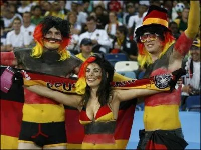 Pour les besoins d'une nouvelle enqute, le Capitaine Haddock s'est vu contraint de dlaisser le whisky  Loch Lomond  pour la bire !