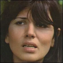 Elle a un faux air de l'actrice de  Femmes de loi , mais c'est tout le contraire d'une midinette : une militante, plutt ! A-t-elle chant dans les Alpes ?