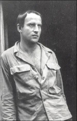 Compltez les paroles que vous connaissez tous :  Je viens de recevoir mes papiers militaires pour partir  la guerre ...  