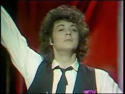 Il n'a fait qu'un tube anglais qui nous disait en franais :  N pour tre vivant . Qui est-il ?