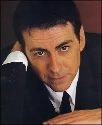 Il est comme un gant quand Manu rva. Qui est-il ?