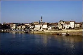 Maintenant, nous partons nous promener  Bergerac. Nous serons donc en rgion ...