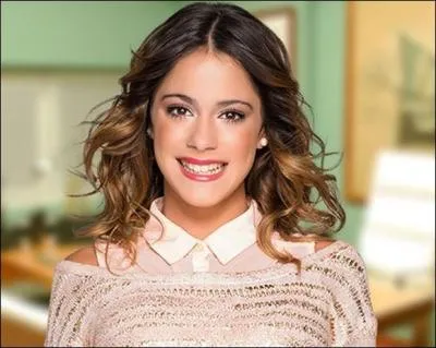 Dans la saison 2, Violetta est amoureuse de :