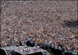 Chuck Norris peut encercler ses ennemis...