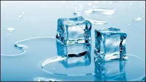 Chuck Norris peut faire du feu en frottant...