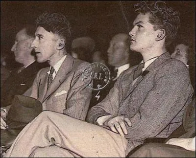 Comment les dissocier, quand l'un tait prsent, l'autre n'tait pas loin, qui est le personnage de droite ?