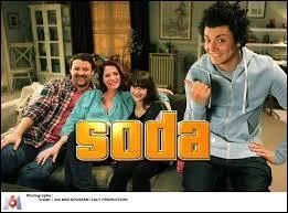 Comment s'appellent ses parents et sa petite sur dans sa srie ?