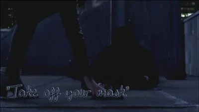 Qui arrive  prendre son arme ?