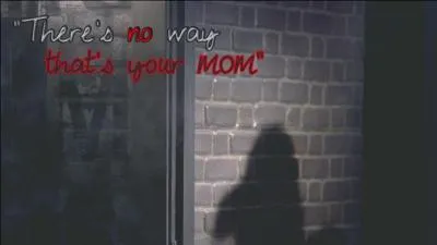 Qui vient pour les sauver et finit par se faire transpercer par une balle ?