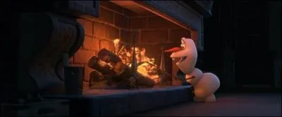 Que fait Olaf pour aider Anna ?