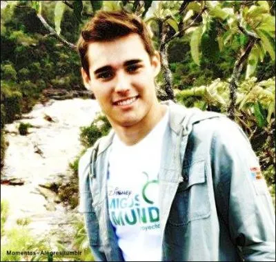 Quel personnage interprte Jorge dans  Violetta  ?