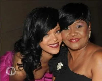 Comment s'appelle sa mre ?