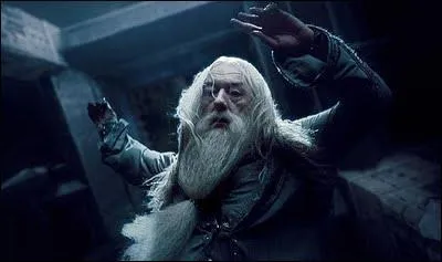 Face  cette demande faite par Albus Dumbledore, Severus Rogue, qui tait dans la confidence du directeur de Poudlard, lance la formule magique Avada Kedavra. Harry Potter assiste de ses propres yeux  la mort d'Albus Dumbledore. Sur l'image ci-contre,  quel fondateur de Poudlard appartient le mdaillon qui se trouve autour du cou d'Albus Dumbledore ?