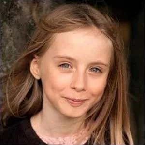 Comment s'appelle la fille que Marion doit souvent garder ?