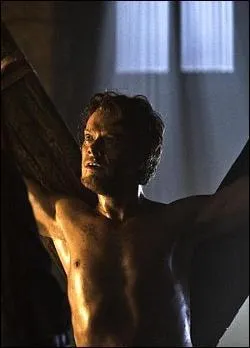 Tho Greyjoy se fait torturer par...