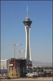 Dans quelle ville se situe la tour Stratosphre ?