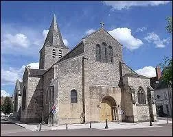 Voici l'glise Saint-Pierre de la commune Nivernaise de Saint-Pierre-le-Motier. Elle se situe en rgion ...