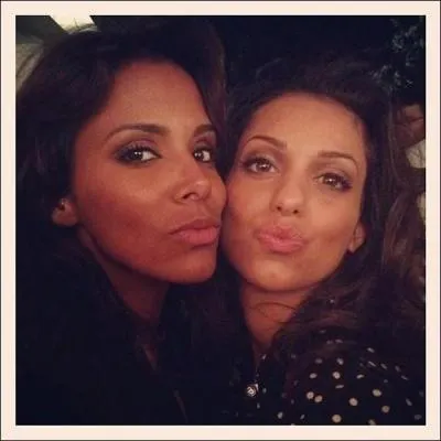 Qui est sur la photo avec Tal ?