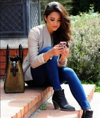 Quel rle jouait-elle dans la srie  Pretty Little Liars  ?