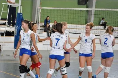 Durant la saison 2013/2014, contre quel club alsacien les fminines de N3 ont-elles remport leur premier match ?