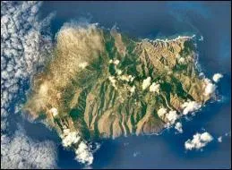 Dans quelle mer ou ocan cette le se situe-t-elle ?