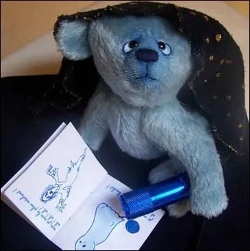 En allemand , l'expression  Avoir une peur bleue  se dit  Etwas frchten wie die Teufel das Weihwasser  . Comment cela se traduit-il en franais ?