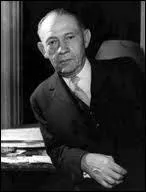 (1892-1963) . Ses compositions originales comprennent des pices pour piano, de la musique de chambre (dont dix quatuors  cordes), des uvres chorales et pour voix soliste(s), des musiques de ballet et de films, ainsi que diverses autres uvres pour orchestre (dont neuf symphonies).