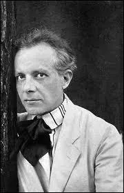 (1881-1945) . Compositeur et pianiste de la premire moiti du XXme sicle. Il a effectu des travaux importants autour de la musique populaire d'Europe de l'Est (en particulier la musique folklorique hongroise), et peut tre considr comme l'un des prcurseurs de l'ethnomusicologie. Concerto pour orchestre. Le ballet  Le mandarin merveilleux . Musique pour cordes, percussion et clesta .