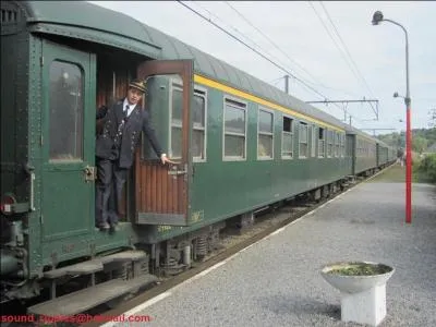 Quel personnage de fiction enqute sur un meurtre commis dans un train dans la nouvelle  Jeumont, 51 minutes d'arrt , publie en 1944 ?