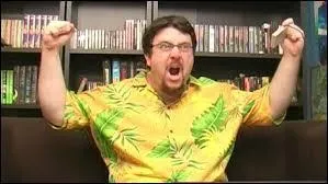 Qui est ce youtubeur gaming qui aime plus le vieux jeu que les jeux actuels ?