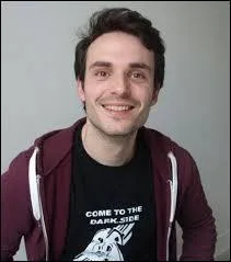 Quel youtubeur est aussi appel Camille pour les vidos qu'il fait chaque vendredi pour le Grand Journal de Canal ?